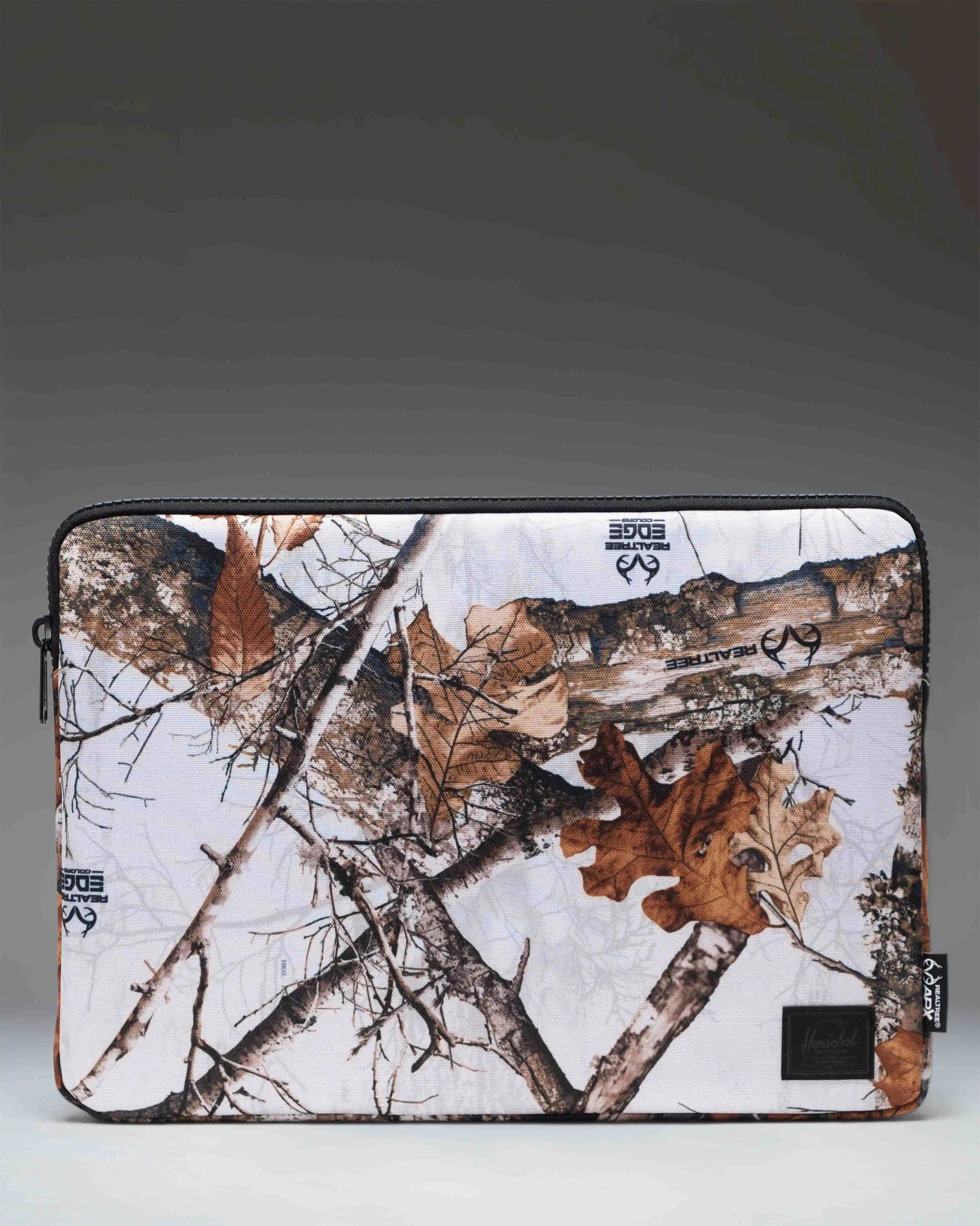 Realtree® Anchor 15-16 Inch Sleeve Secondary image